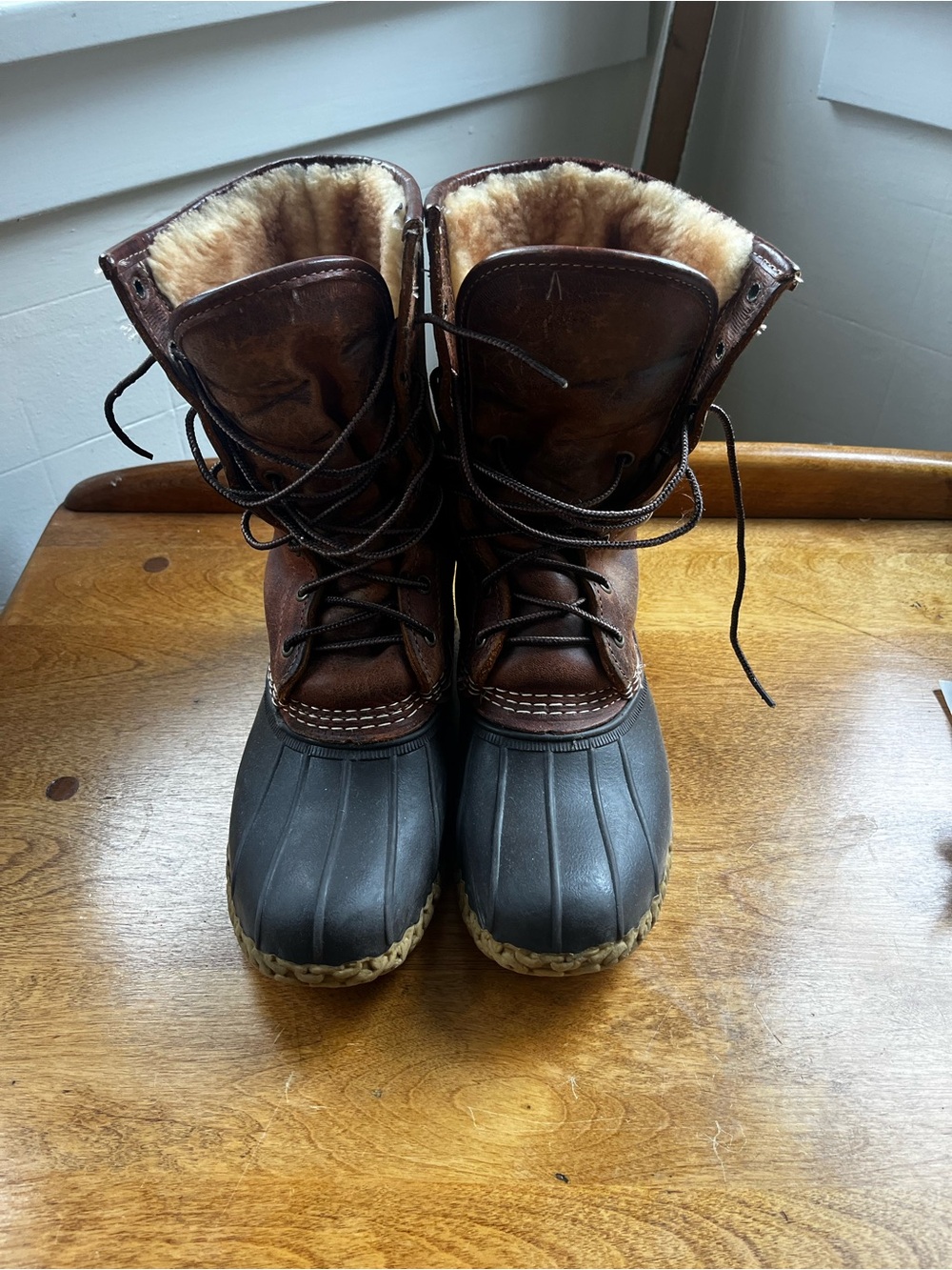 Insulated Brown Leather Winter Duck Boots for Women Size 8